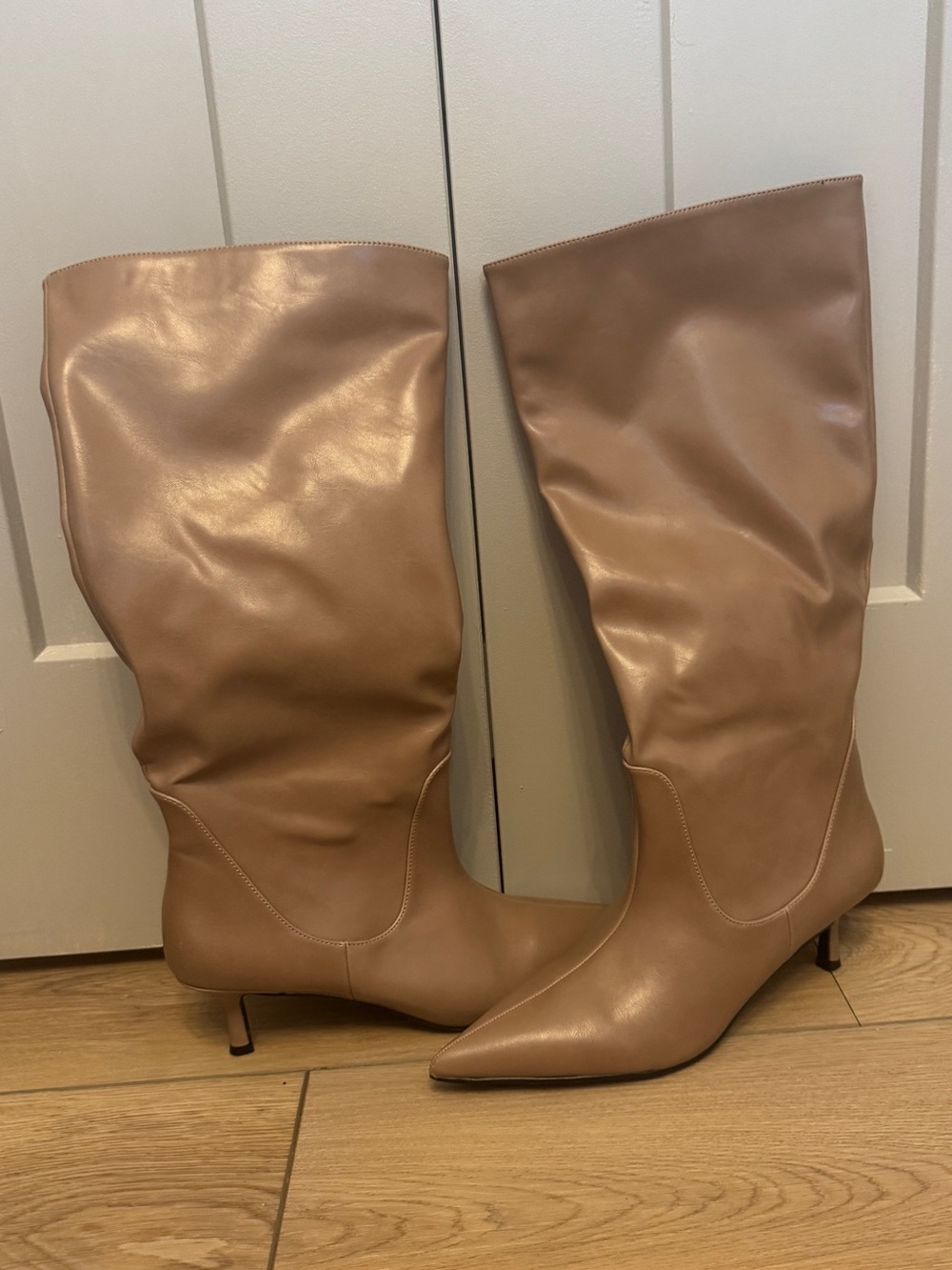 MOTF Taupe Pointed Toe Knee High Kitten Heel Boots Size 41